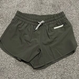Vuori shorts- XS green.